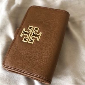 Tory Burch Britten wallet (nwot)